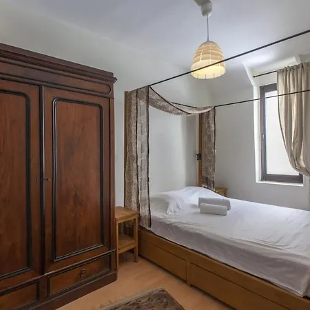 Authentic In The Antiquaires District Apartamento *